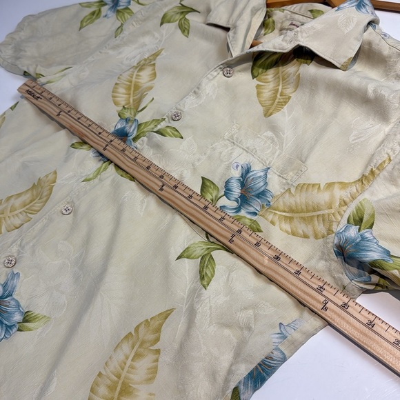 Tommy Bahama Cream and Blue Floral Shirt Silk Size Large - Picture 5 of 6